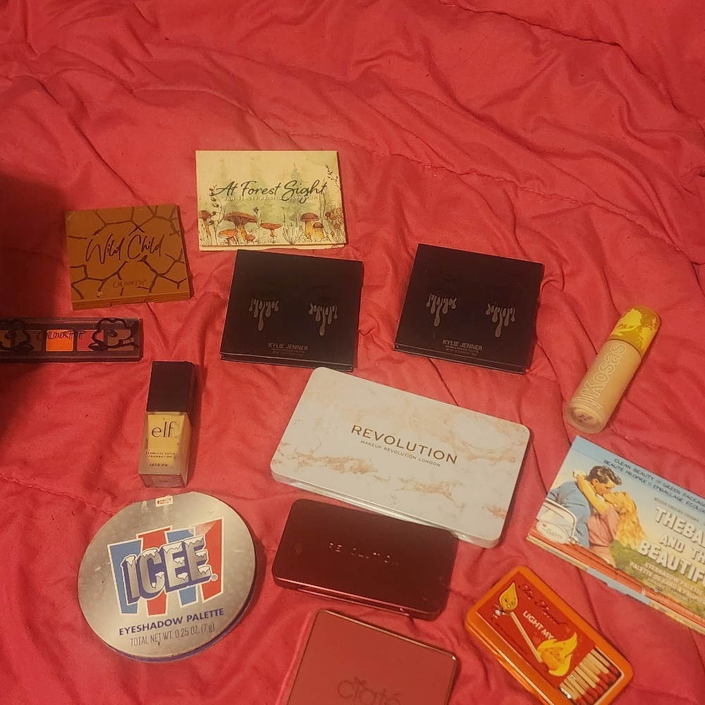 Makeup bundle